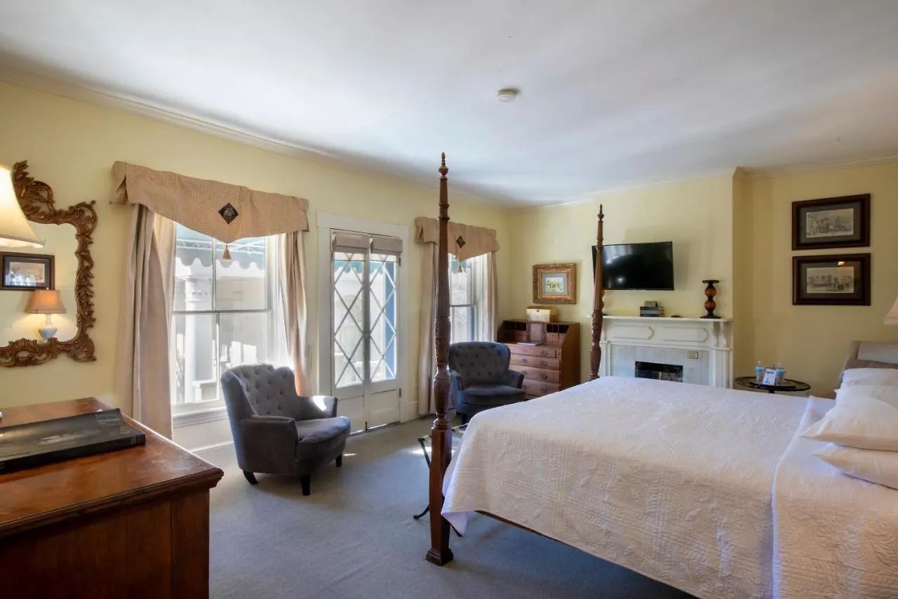 سافانا Foley House Inn 4*,