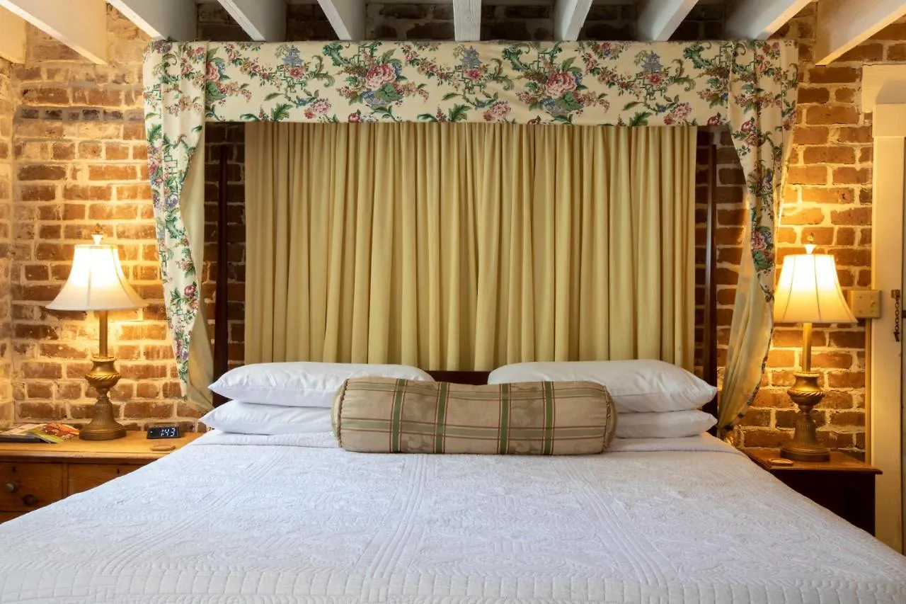 سافانا Foley House Inn 4*,